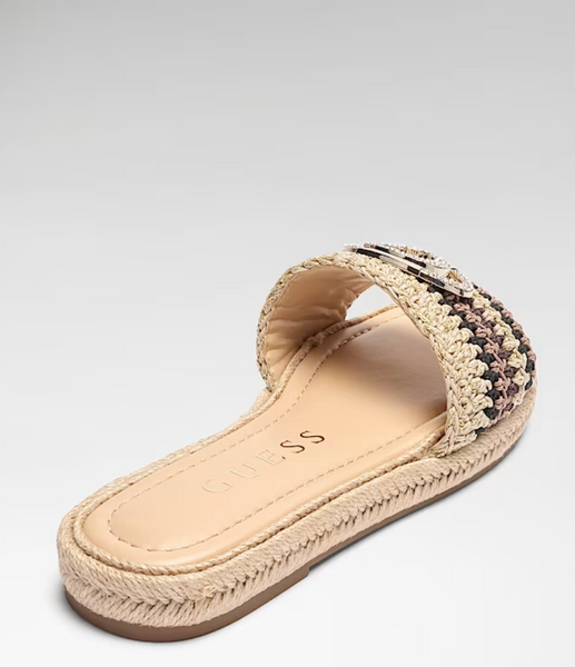 Sandalo flat in raffia